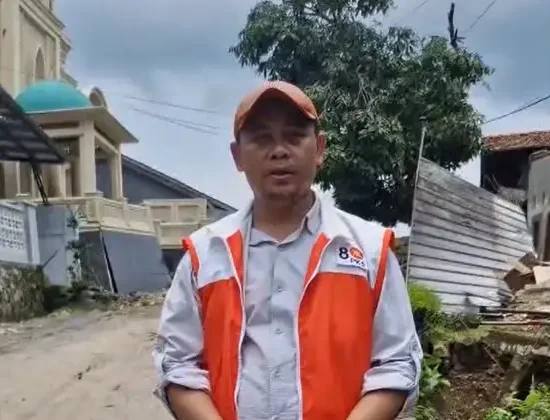 Sururul Fuad Tinjau Tanah Bergerak di Tegal, Tekankan Penanganan hingga Rehabilitasi Tuntas