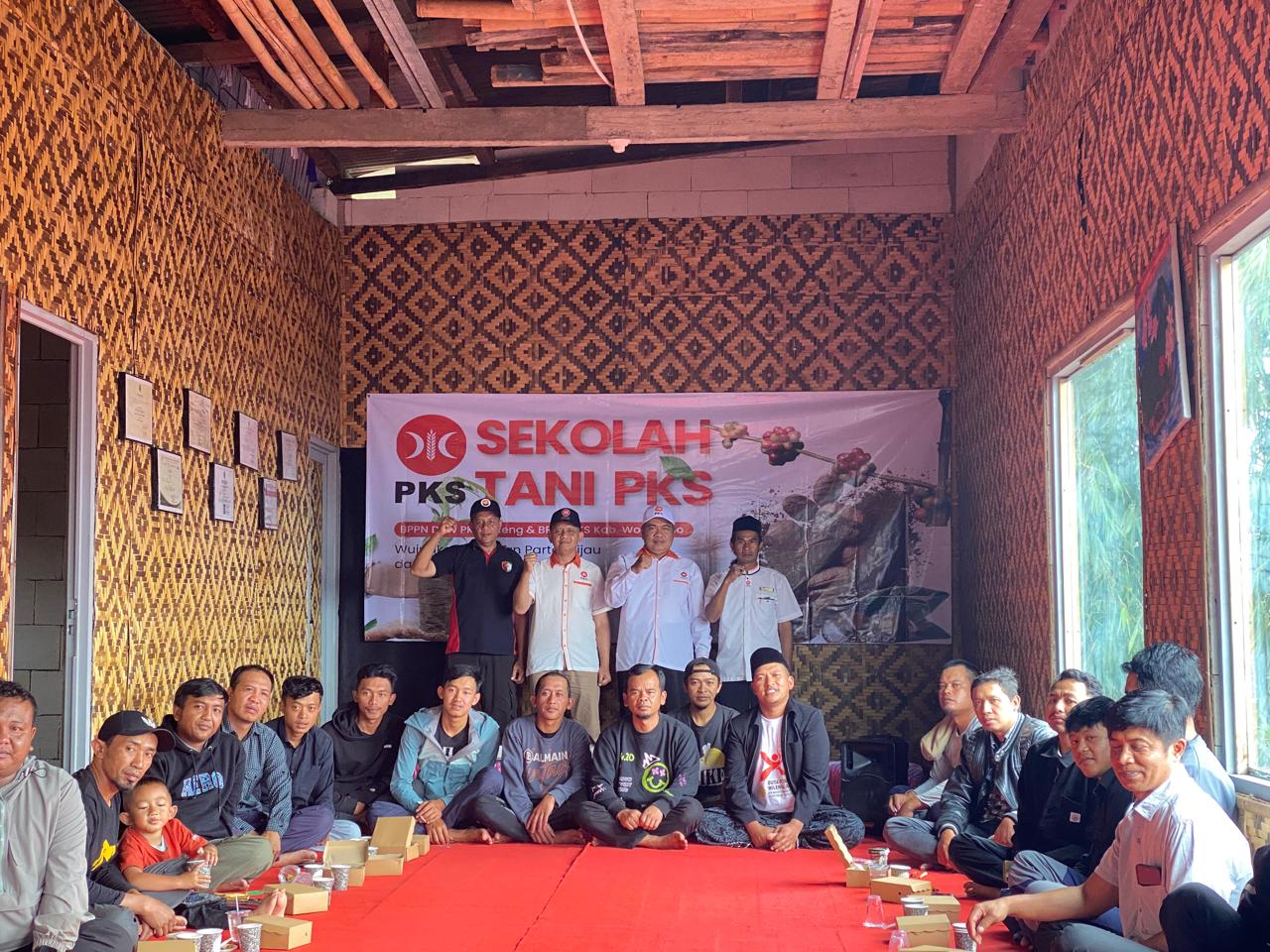 Tak Sekedar Bagi Bibit, Amir Masduki Tekankan Standarisasi Kualitas Kopi Wonosobo Menuju Pasar Nasional