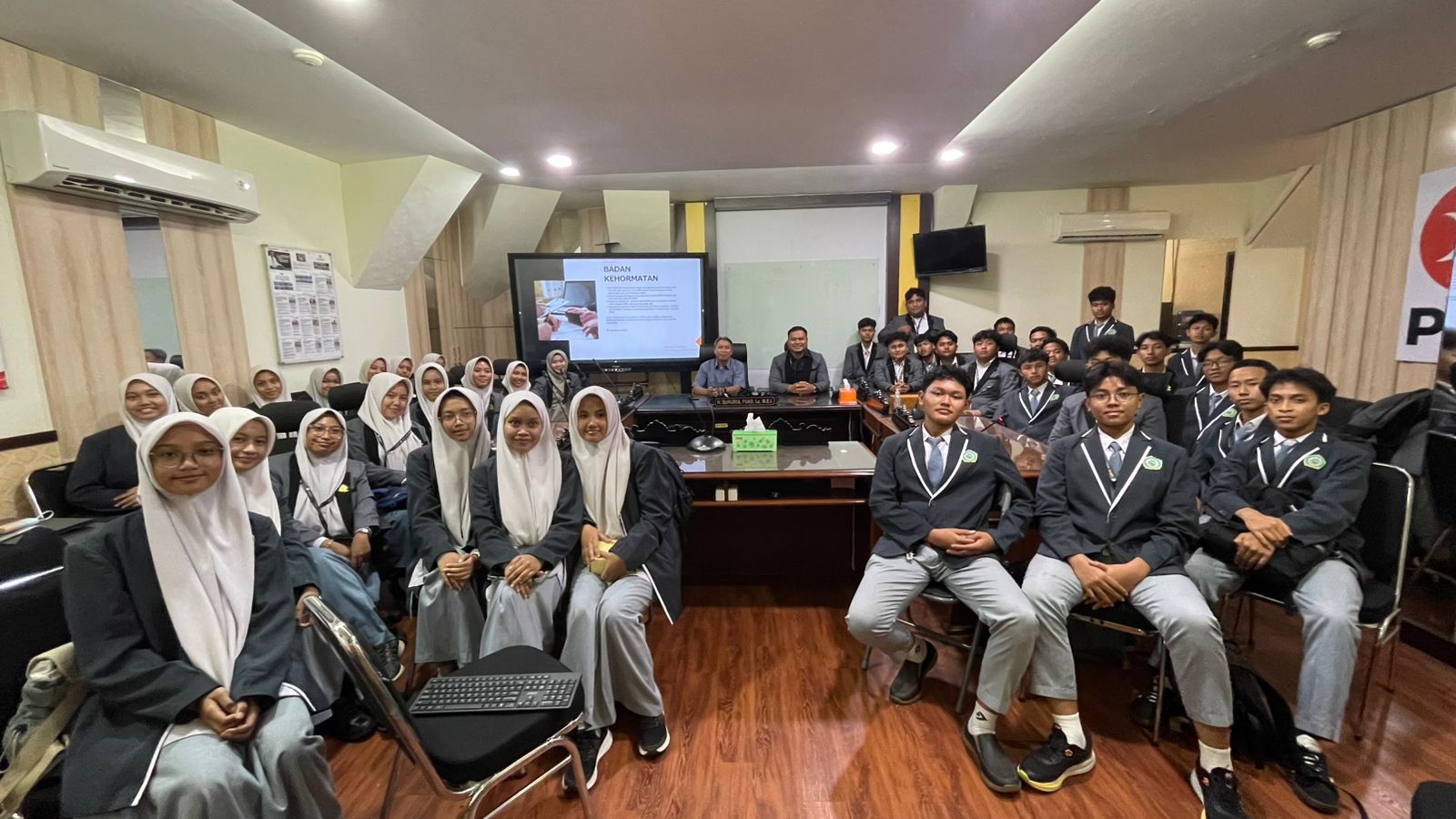 Fraksi PKS Jateng, Literasi Politik, dan Suara Kritis Generasi Baru