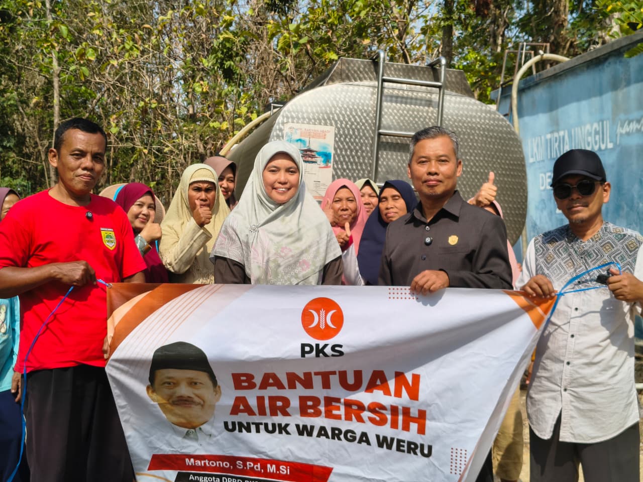Krisis Air di Weru Memburuk, Martono dan PKS Sukoharjo Bahu-membahu Salurkan Bantuan