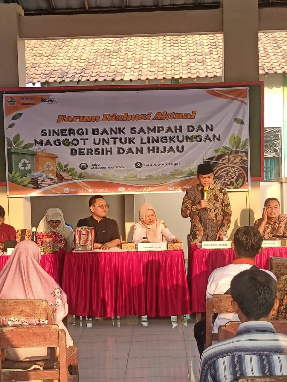 “Dari Masalah Jadi Berkah”, Cara Sururul Fuad Edukasi Warga Tegal Kelola Sampah